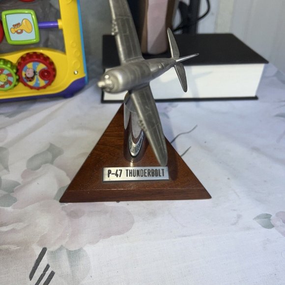 P-47 Thunderbolt Wood Base Pewter Steel Artillery Shell‎ Desktop Model - Picture 7 of 7